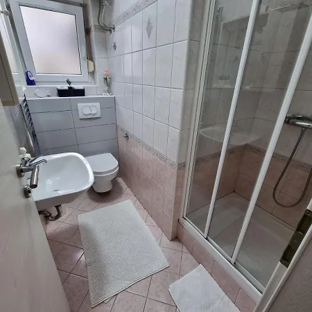 Bubi With Sea View Near Sandy Цриквеница