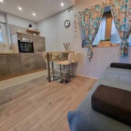 Апартаменты Bubi With Sea View Near Sandy Цриквеница