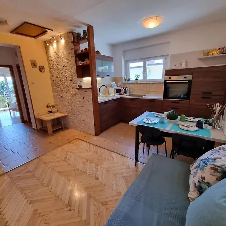 Апартаменты Bubi With Sea View Near Sandy