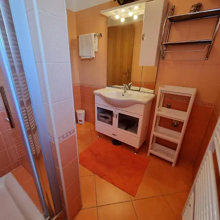 Bubi With Sea View Near Sandy Цриквеница