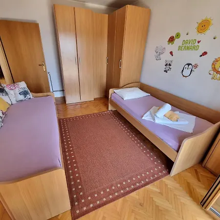 Bubi With Sea View Near Sandy Цриквеница