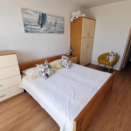 Апартаменты Bubi With Sea View Near Sandy *