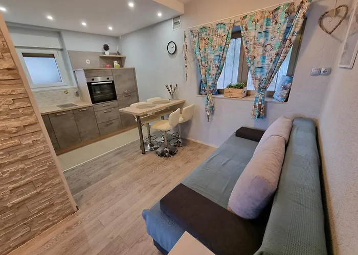 Apartmán Bubi With Sea View Near Sandy *
