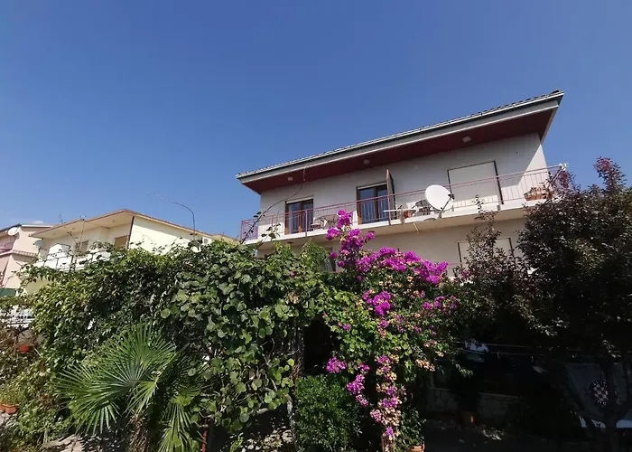 Apartmán Bubi With Sea View Near Sandy *