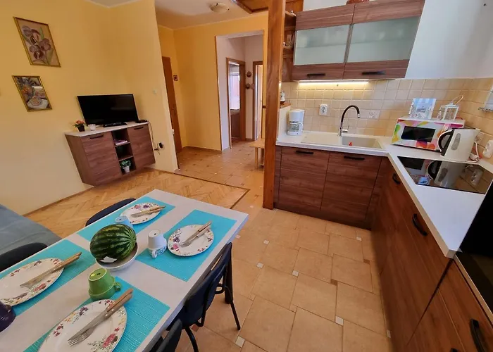 Apartmán Bubi With Sea View Near Sandy *