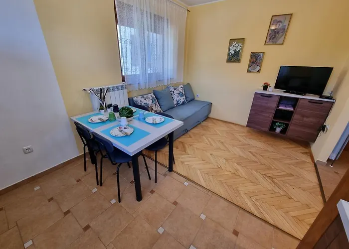 Apartmán Bubi With Sea View Near Sandy *