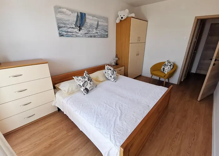 Apartmán Bubi With Sea View Near Sandy *